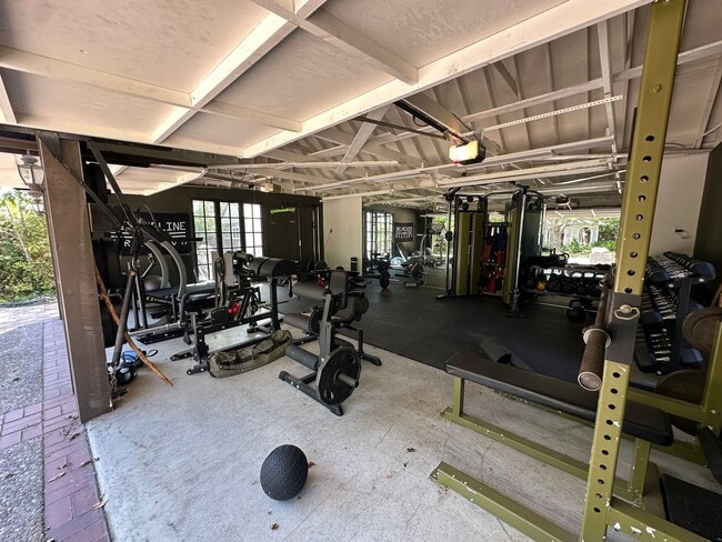 Building Photo - SPACIOUS MANSION WITH 2 PRIVATE ROOMS *FOR...