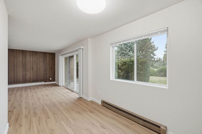 Building Photo - 3102 E 27th Ave