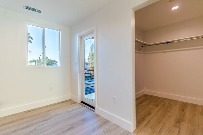 Building Photo - 5014 Pickford St