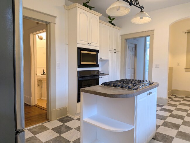 Building Photo - 401 S Franklin Dr