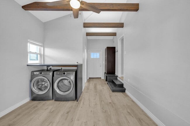 Building Photo - Charming Talmadge 2BR + Bonus Room