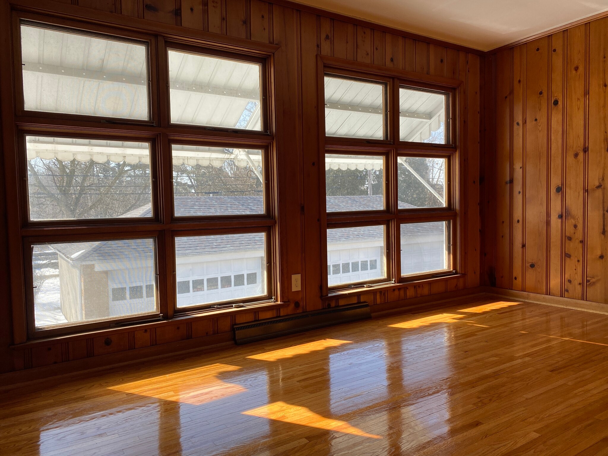 Sunroom/office - 4011 Hillandale Rd