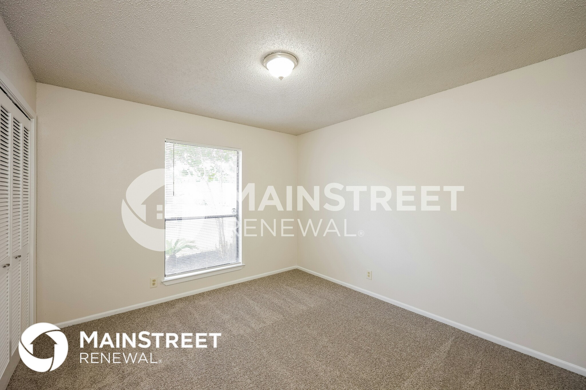 Building Photo - 2755 Knoll Tree St