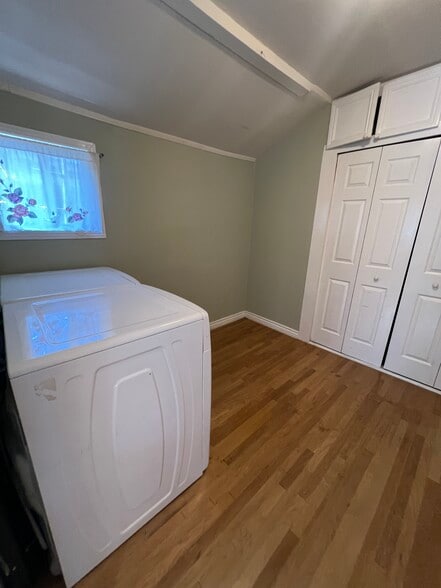 Laundry room/office - 5152 Stratford Rd