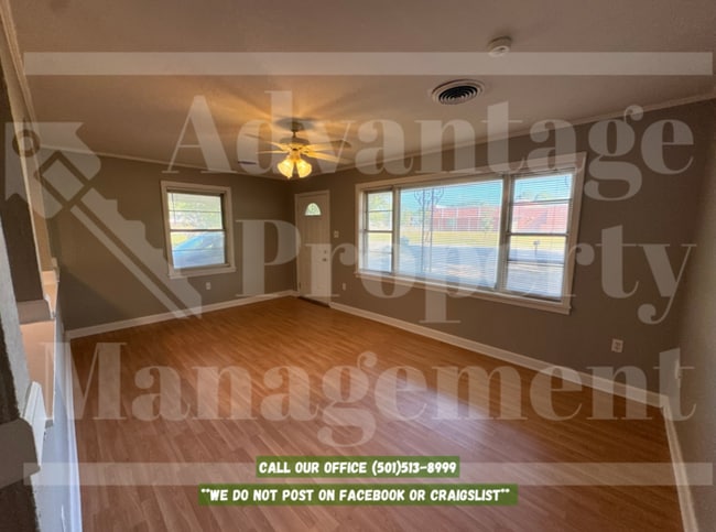 Building Photo - 1601 Robins St