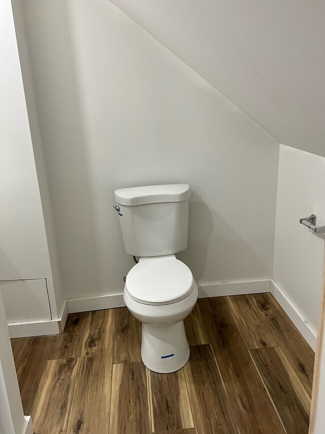 Building Photo - 8 Woodland Ct