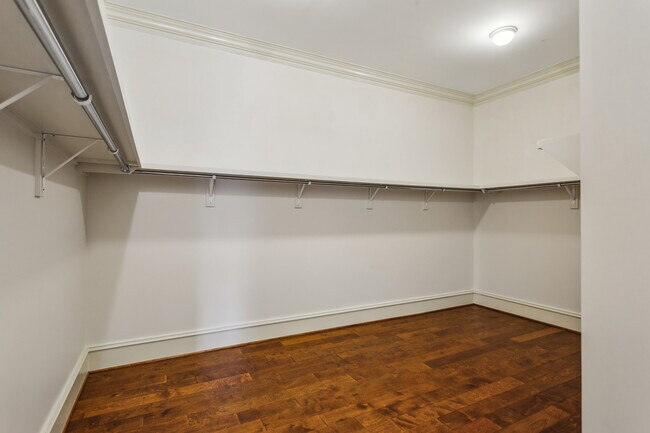 Building Photo - 2500 Peachtree Rd NW