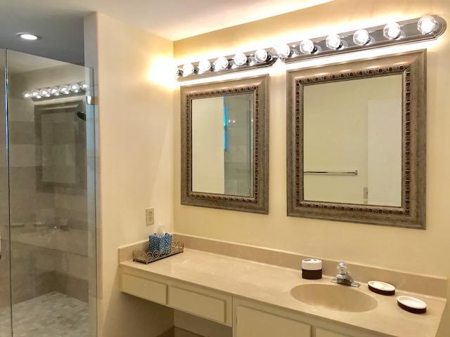 Building Photo - 6593 Via Regina