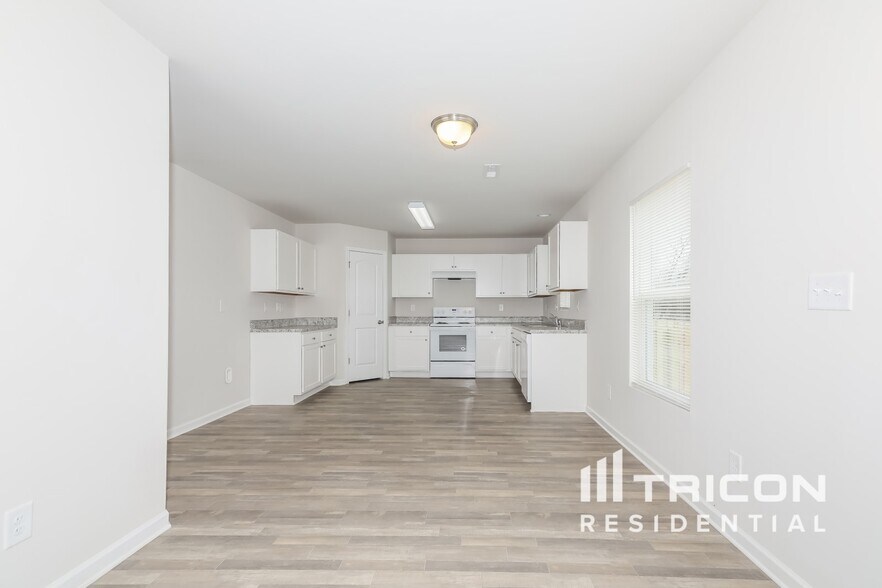 Building Photo - 435 Oakleigh Ln