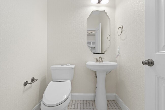 Building Photo - 8705 Tutbury Pl