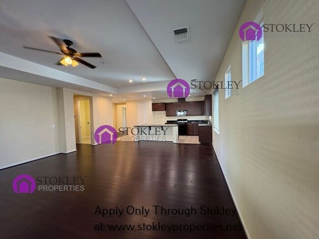 Building Photo - 2573 Tampico Dr