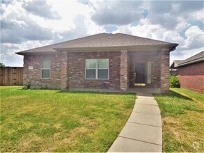 Building Photo - 325 Pemberton Dr