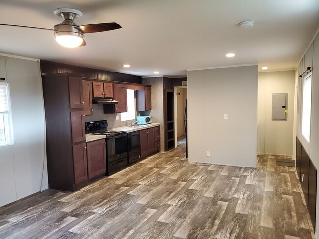 Building Photo - Brand new build 3 bedroom 2 bath modular h...