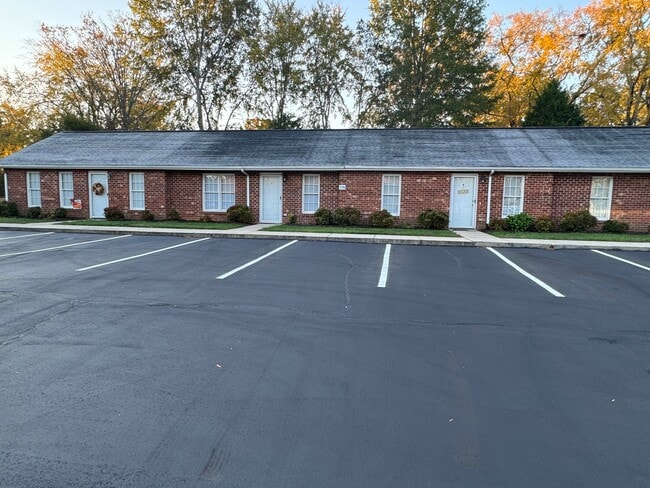 Building Photo - 326 Cedar St