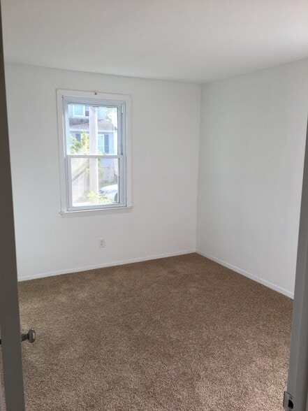 Bedroom #2 - 29 Merritt Ave