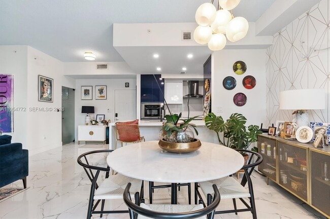 Building Photo - 275 NE 18th St