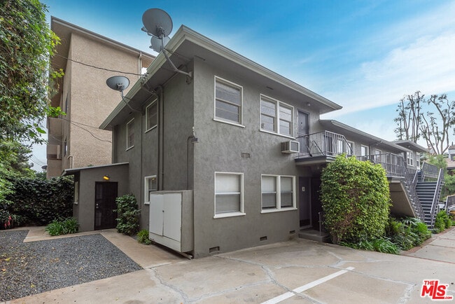 Building Photo - 1944 S Beverly Glen Blvd