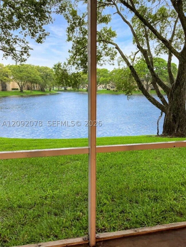 Building Photo - 631 Cypress Lake Blvd