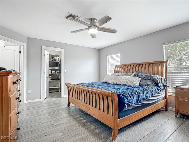 Building Photo - 2732 NW 3rd Terrace