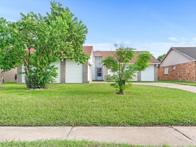 Building Photo - 13515 Wimbledon Oaks Dr