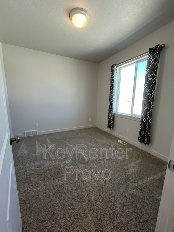 Building Photo - 146 Thistle Dr