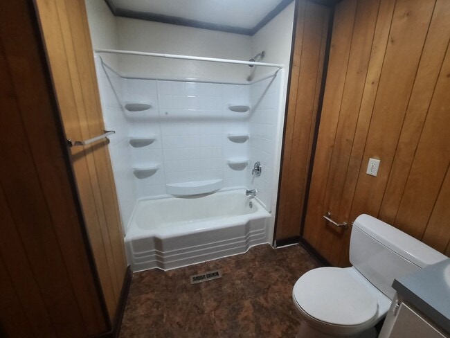 Building Photo - Two Bedroom, One Bathroom Home with fenced yard and shed