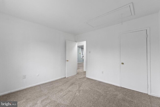 Building Photo - 1578 Yeakel Way