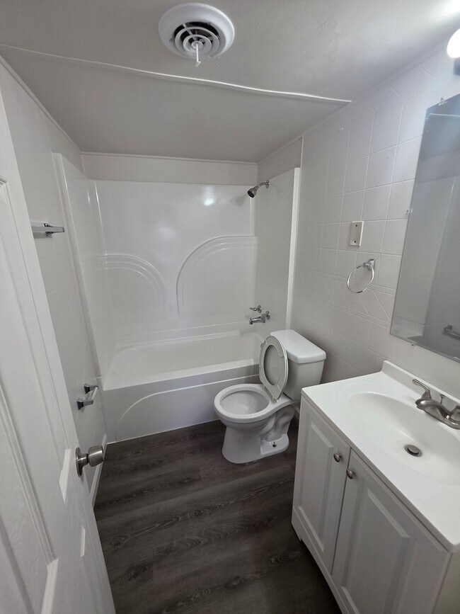 Building Photo - LIMITED TIME**1/2 OFF DEPOSIT**