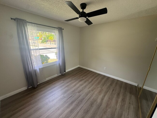 Building Photo - 1071 Osage Dr