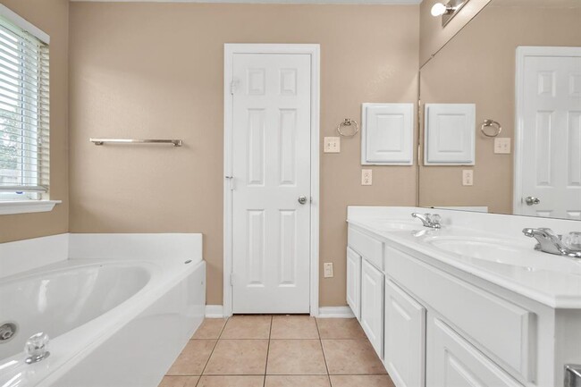 Building Photo - 12818 Candlewood Glen Ln