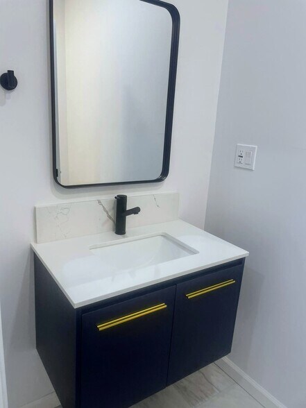 Building Photo - 19057 Friar St