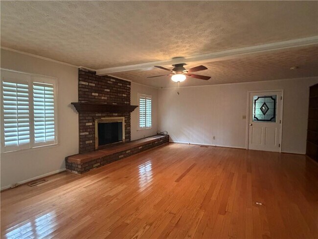 Building Photo - 2580 Buford Dam Rd