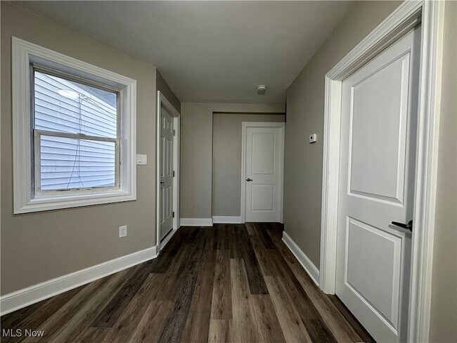 Building Photo - 1445 W 52nd St