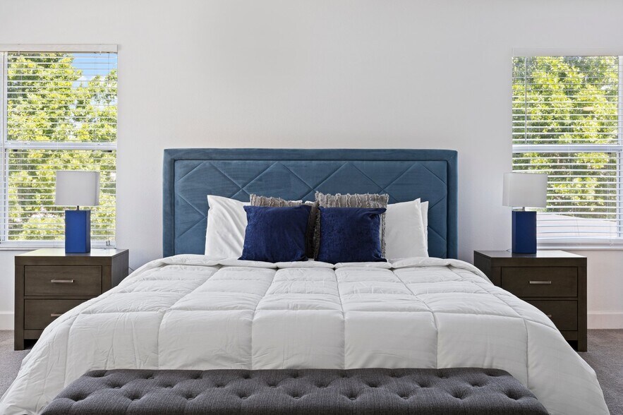 Building Photo - 642 Elderberry Dr