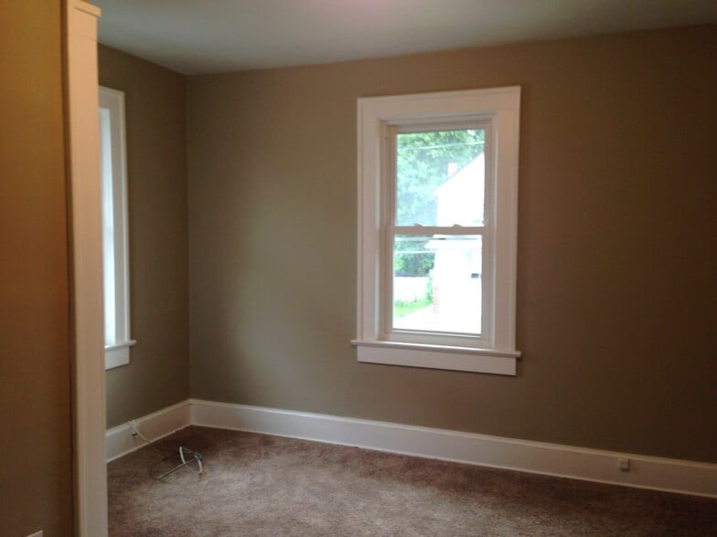 Building Photo - 20 Verdun Dr