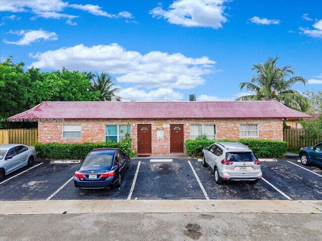 Primary Photo - 7740 SW 10th St