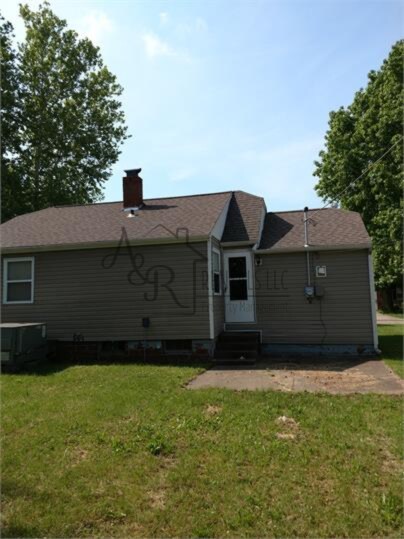 Building Photo - 413 Fieldcrest Dr