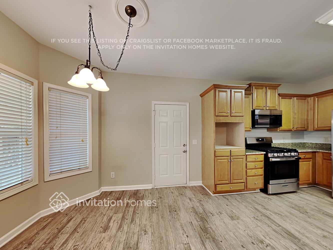 Building Photo - 8920 Watersedge Ct
