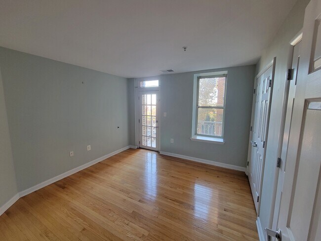 Building Photo - 1308 Clifton St NW