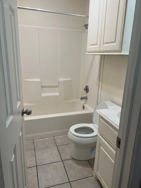 Building Photo - Great 3/2/2 home just south of S Loop 289!