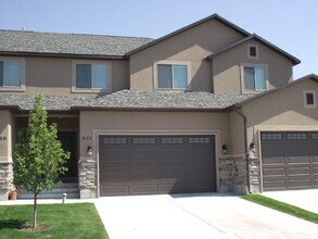 Building Photo - Brand New 3 Bedroom 2.5 Bath with Upscale ...