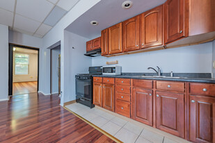 Building Photo - 104 N Graham St