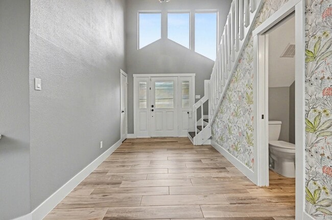 Building Photo - 522 Crestwood Dr