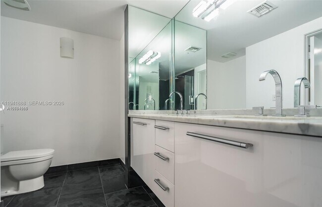 Building Photo - 900 Biscayne Blvd