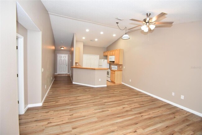 Building Photo - 7 Ryarbor Dr