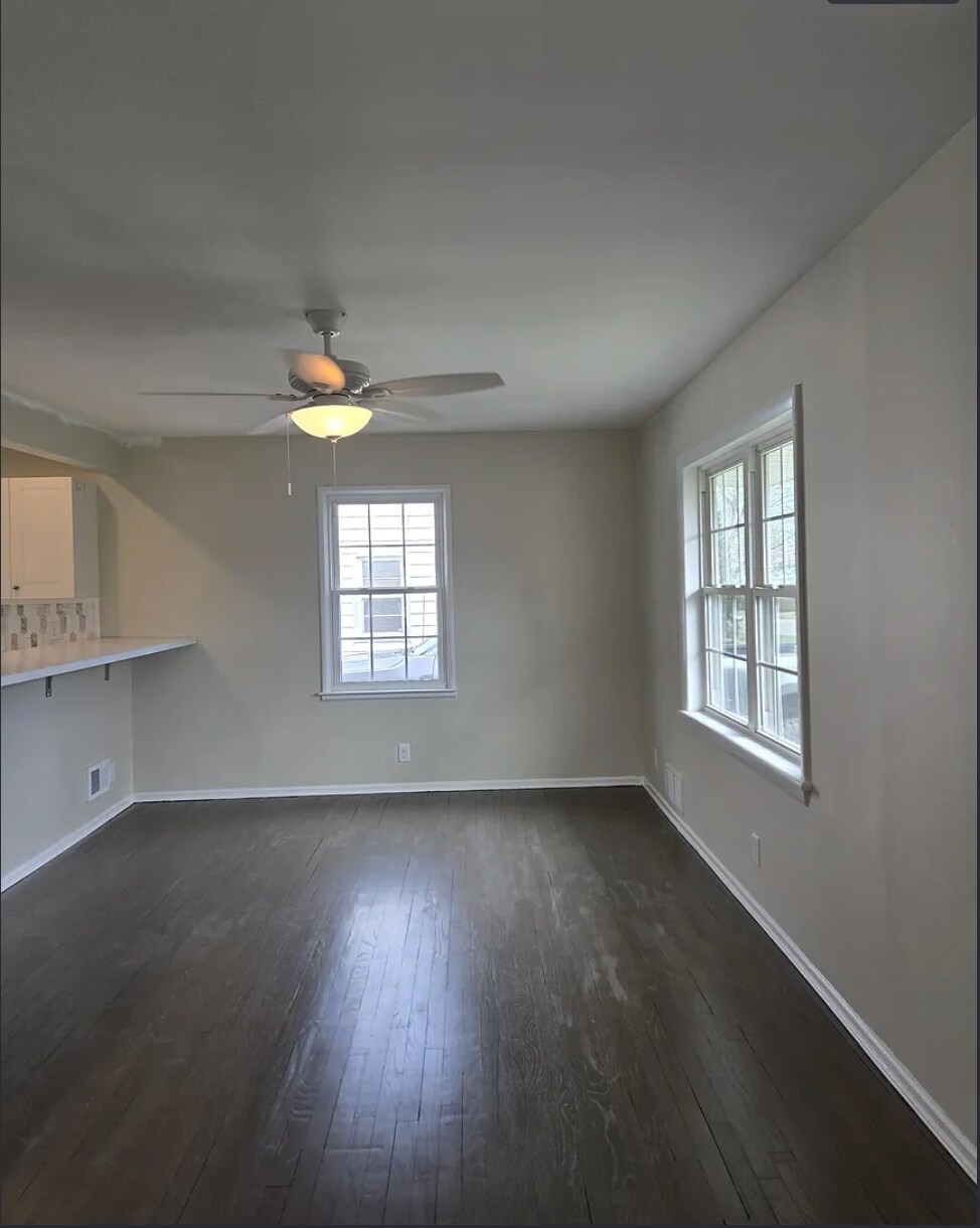 Building Photo - 38 Hartland St