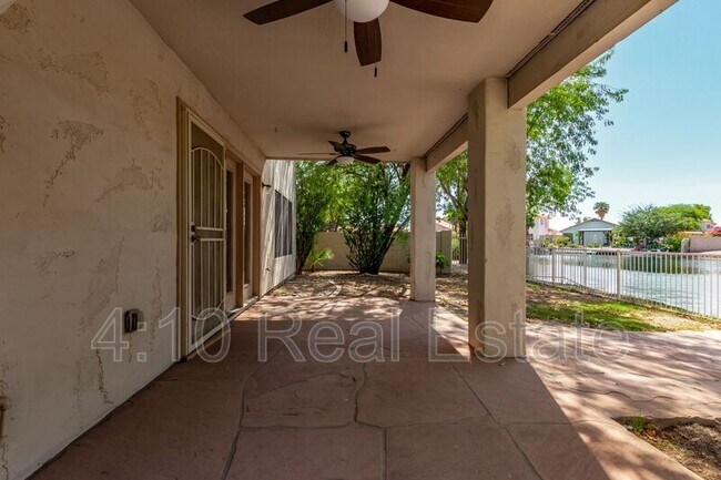 Building Photo - 1678 S Ash Dr