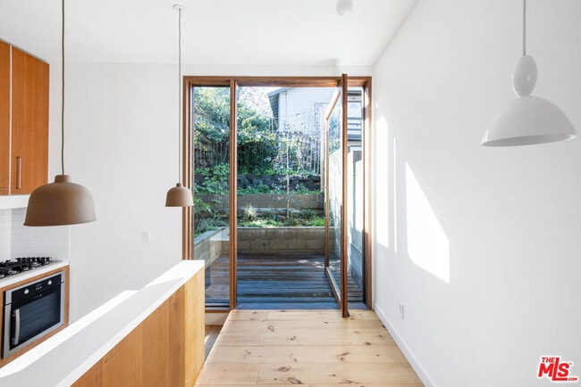 Building Photo - 1416 Fairbanks Pl