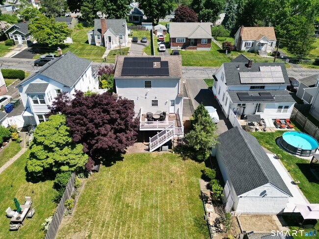 Building Photo - 305 Sylvan St