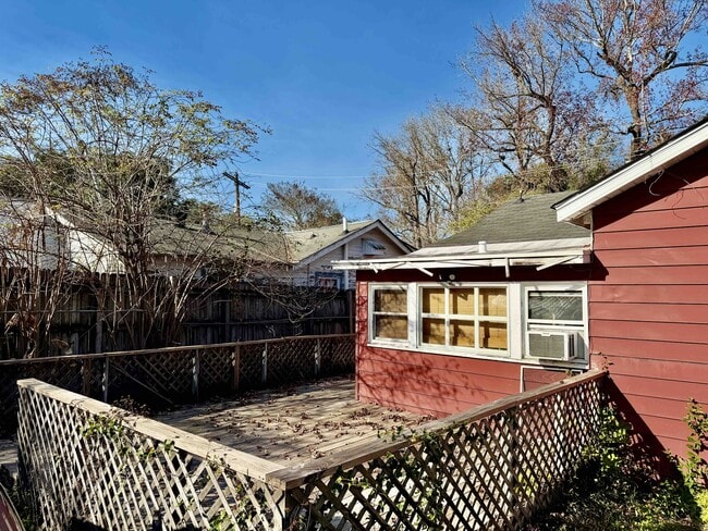 Building Photo - 4442 Capital Heights Ave